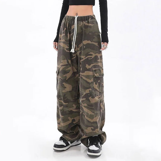 Women’s oversized streetwear camouflage cargo pants