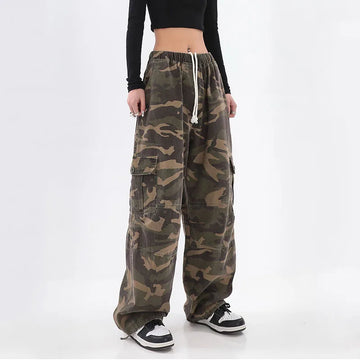Women’s oversized streetwear camouflage cargo pants